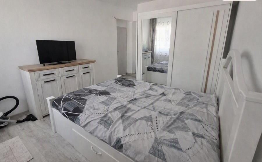 Apartament cu 3 camere decomandat în Turnișor