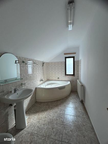 Casă cu 4 camere cu Teren 300 Mp în Banat