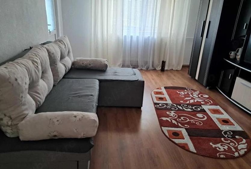 Apartament cu 2 camere decomandat în Casa de Cultură