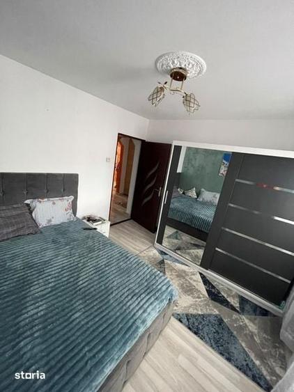 Apartament cu 4 camere decomandat în Broșteni