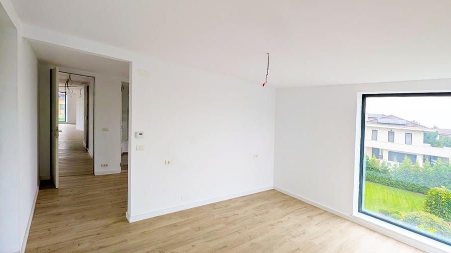 Apartament cu 4 camere decomandat în Nord-Vest
