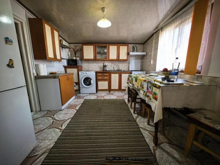 Casă individuală cu 4 camere cu Canalizare în Horpaz