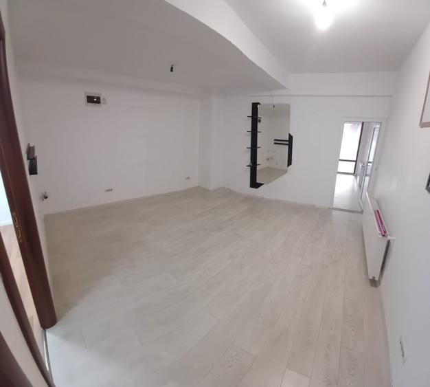 Spațiu comercial, de 55 mp, în Trocadero