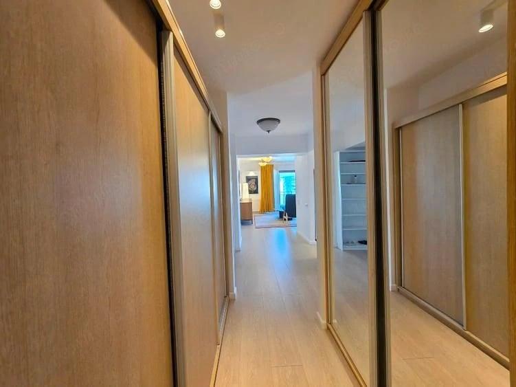 Apartament cu 4 camere decomandat în Decebal