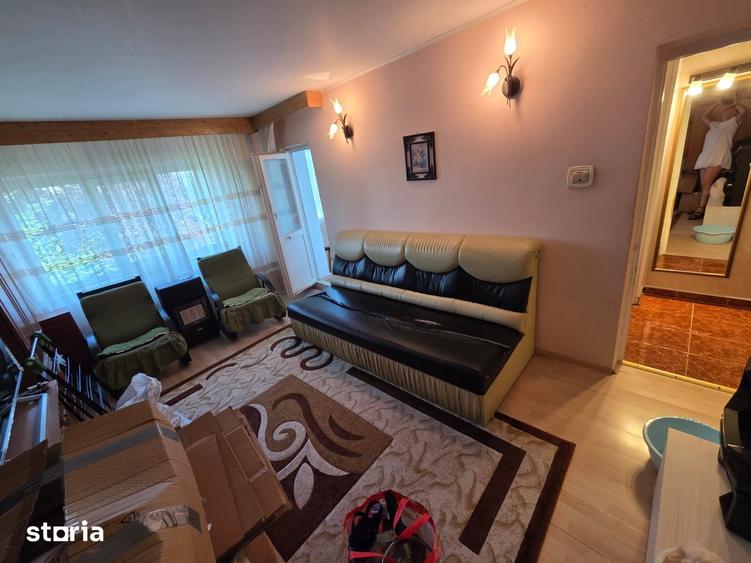 Apartament cu 2 camere decomandat în E3