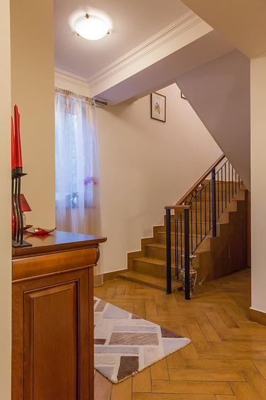 Casă individuală cu 5 camere cu Canalizare în Corbeanca