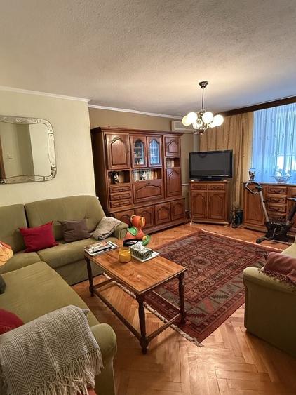 Apartament 4 camere, ultracentral, acces terasa si boxa Gaesti 1 Apartament 4 camere, ultracentral, acces terasa si boxa Gaesti - 1