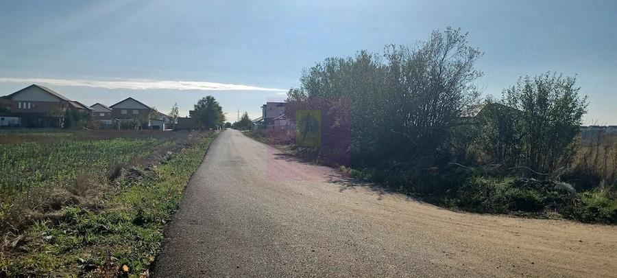 Teren de 6293 mp, în Săbăreni