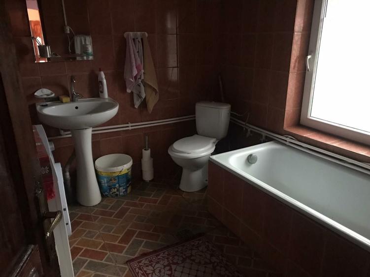 Casă cu 4 camere cu Teren 2500 Mp în Ilovăț