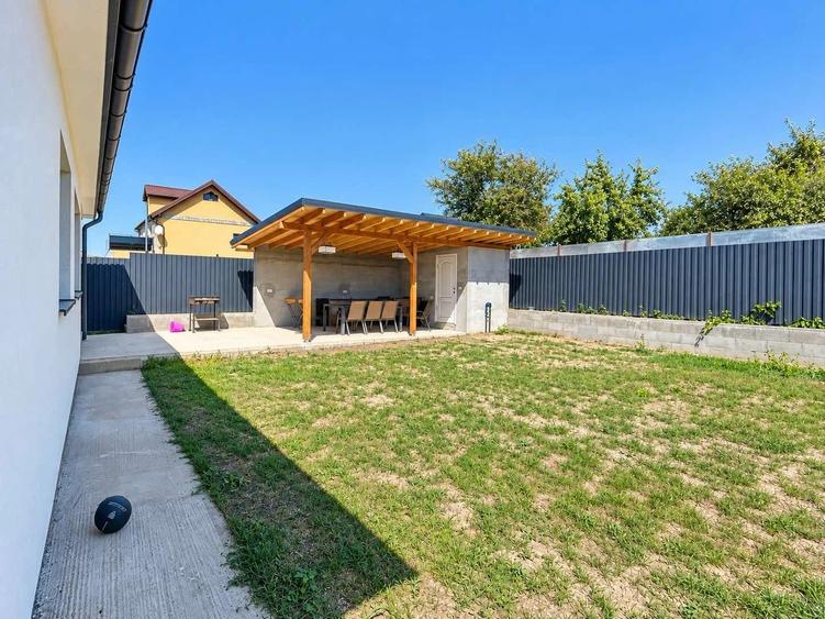 Casă individuală cu 4 camere cu Teren 475 Mp în Central