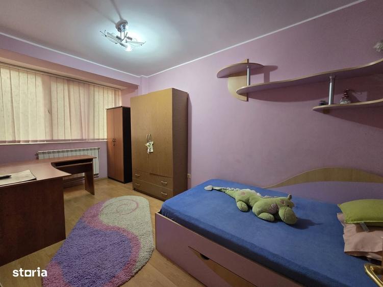 Apartament cu 3 camere decomandat în Faleză