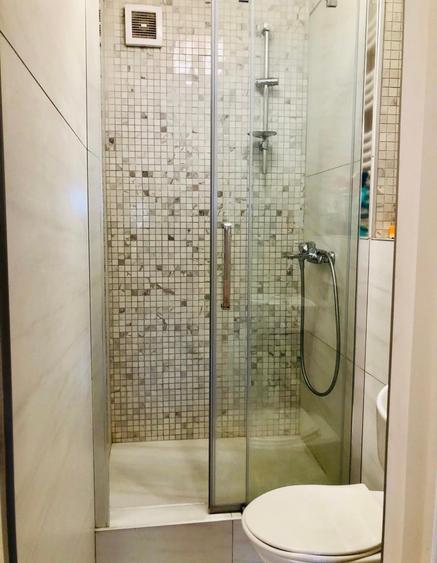 Apartament cu 4 camere decomandat în Punctele Cardinale