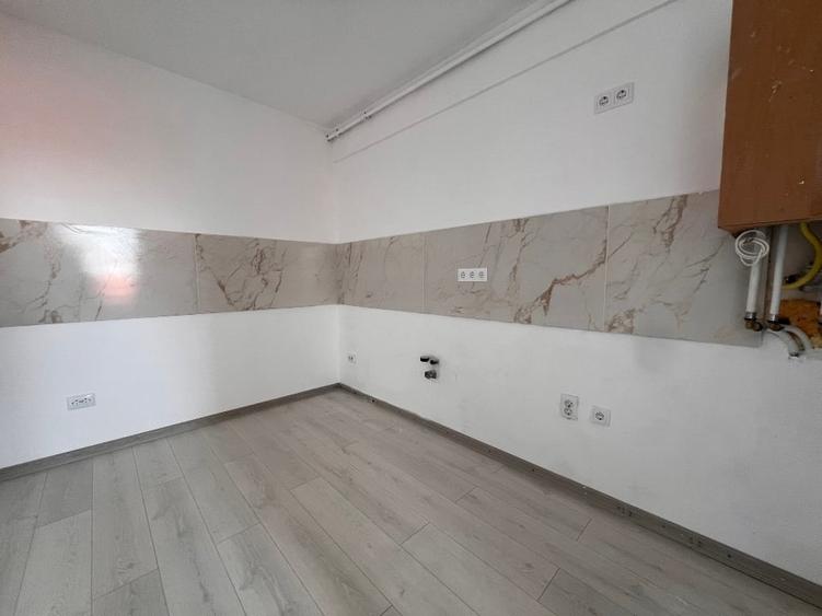 Apartament cu 3 camere semidecomandat în Someșeni