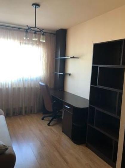 Apartament cu 3 camere semidecomandat, mobilat în Brâncoveanu