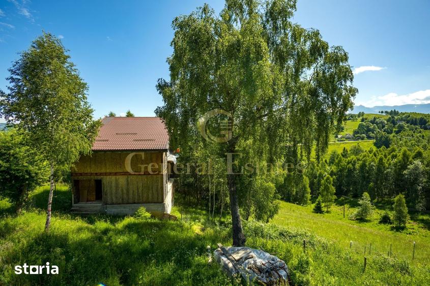 Casă cu 4 camere cu Teren 4160 Mp în Moieciu