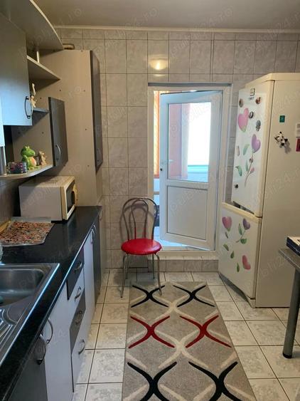 Apartament cu 2 camere decomandat în Podu Roș