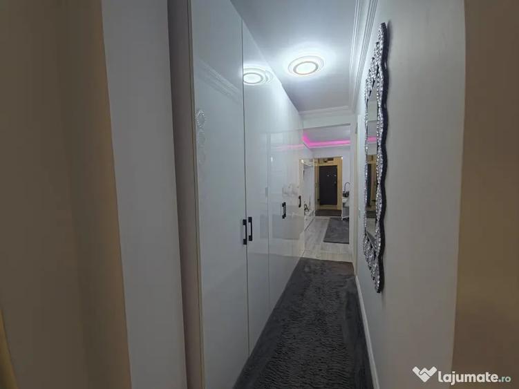 Apartament cu 4 camere semidecomandat în Tăbăcărie