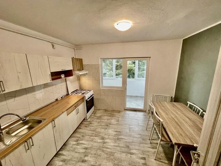Apartament cu 3 camere decomandat în Bistrița Lac