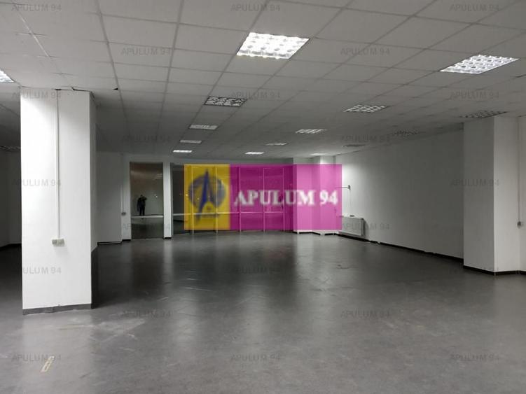 Birou, de 2,150 mp, în Central