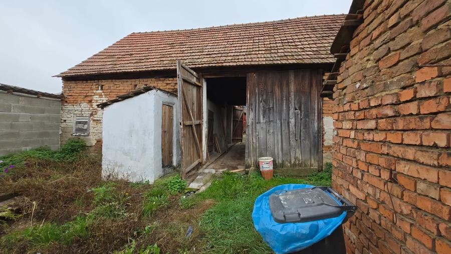 Casă individuală cu 4 camere cu Teren 400 Mp în Săliștea