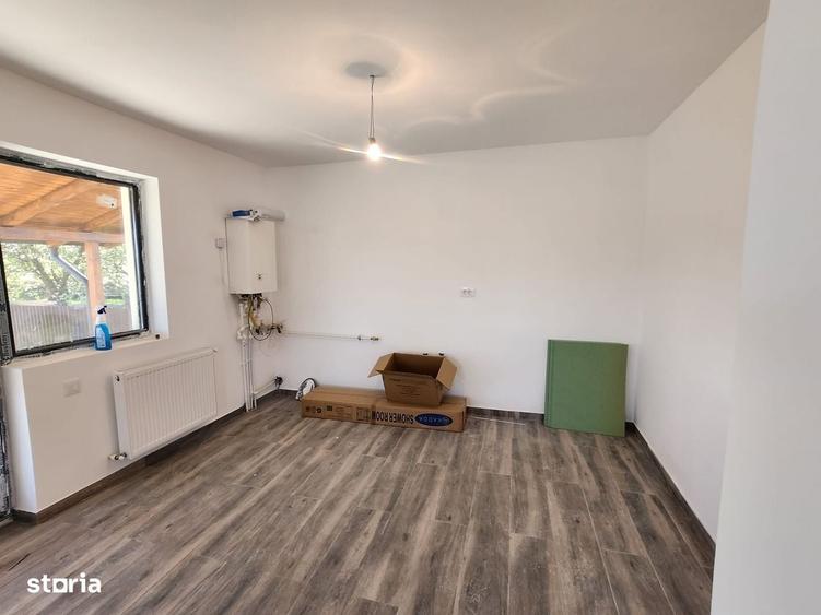Casă cu 3 camere în Mărgineni