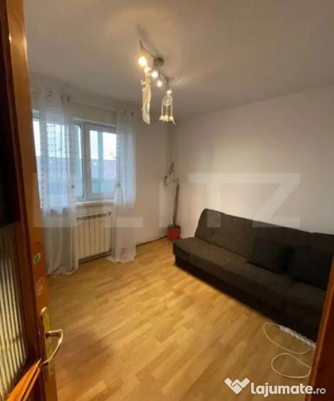 Apartament cu 3 camere decomandat în Central