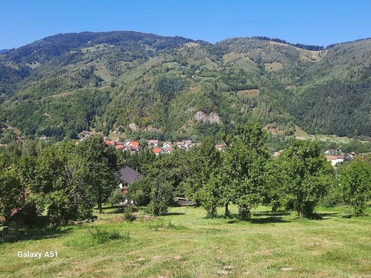 Teren Construcții intravilan de 1450 mp, în Moieciu de Jos