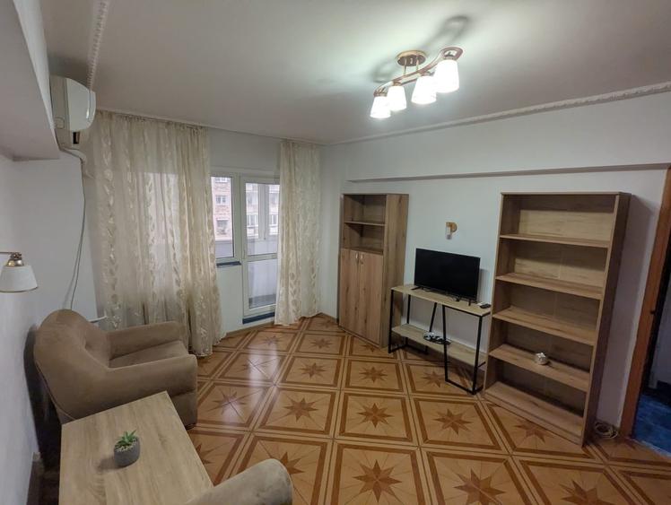 Apartament cu 3 camere semidecomandat, mobilat în Drumul Taberei