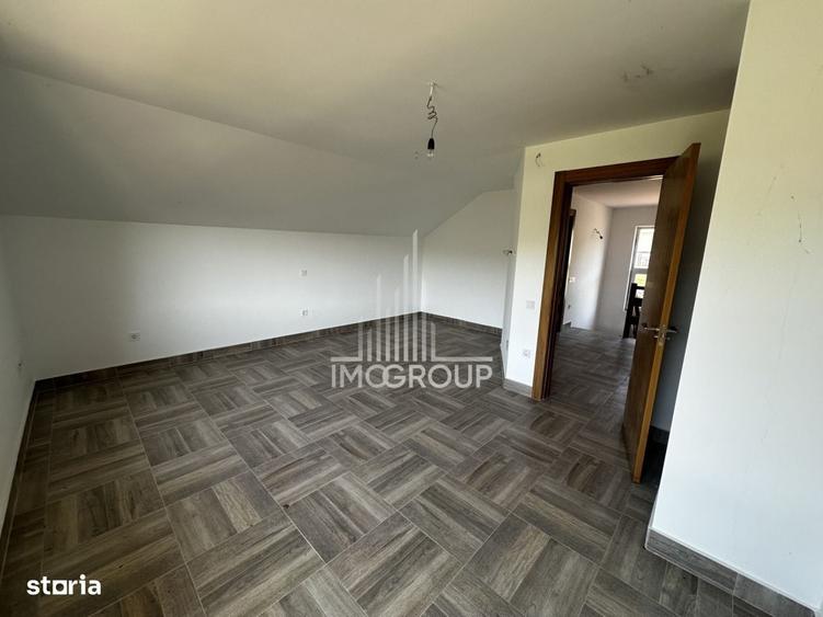 Casă cu 4 camere în Sub Coastă