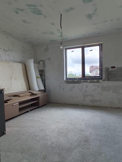 Casă individuală cu 4 camere cu Teren 508 Mp în Ghionea