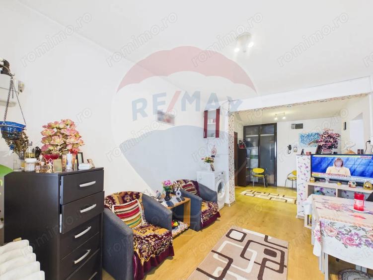 Apartament cu 4 camere semidecomandat, mobilat în Rahova