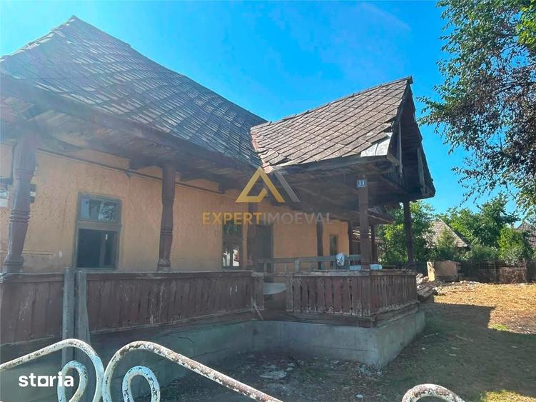Casă cu 2 camere cu Teren 550 Mp în Groși