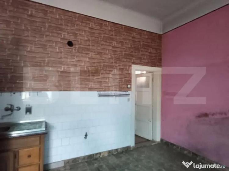 Casă cu 6 camere cu Teren 715 Mp în Turda