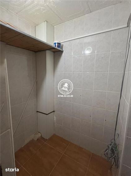 Apartament cu 3 camere decomandat în Nicolina