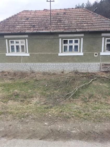 Casă cu 2 camere în Diviciorii Mari
