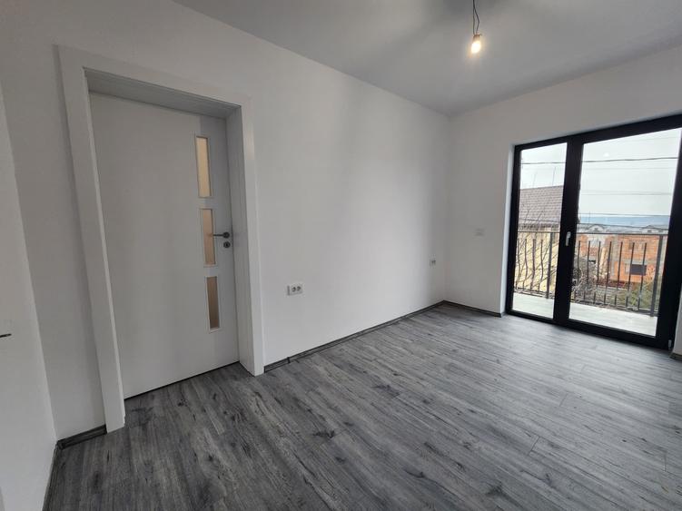 Duplex cu 4 camere cu Canalizare în Lunca Cetățuii