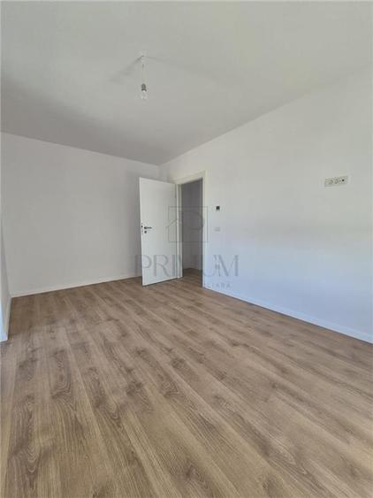 Duplex cu 5 camere cu Canalizare în Moșnița Nouă