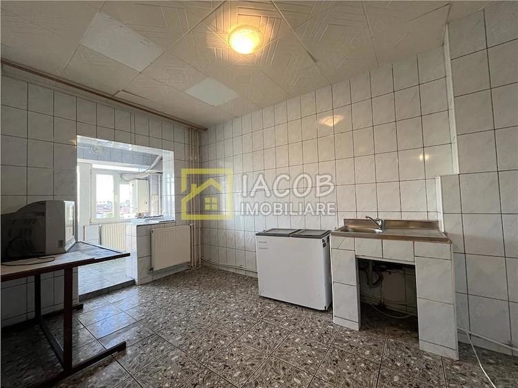 Apartament cu 2 camere decomandat în Central