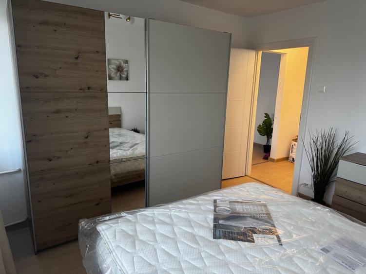 Apartament cu 2 camere semidecomandat, mobilat în Unirii