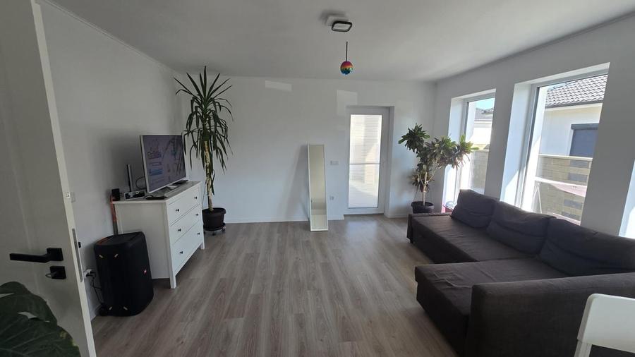 Casă individuală cu 4 camere cu Teren 400 Mp în Cetate