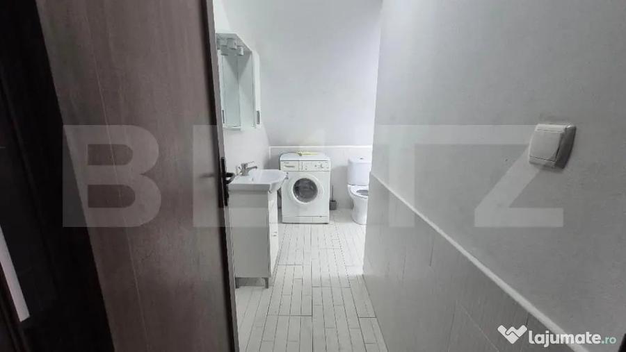 Apartament cu 4 camere decomandat în Careiului