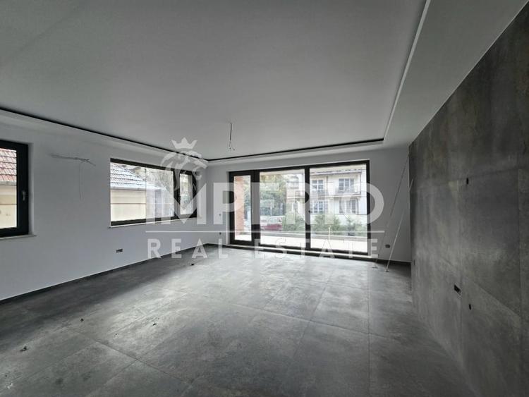 Duplex cu 6 camere cu Canalizare în Andrei Mureșanu
