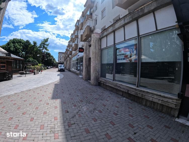 Spațiu comercial, de 90 mp, în Central