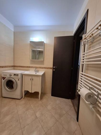 Apartament cu 4 camere semidecomandat în Central