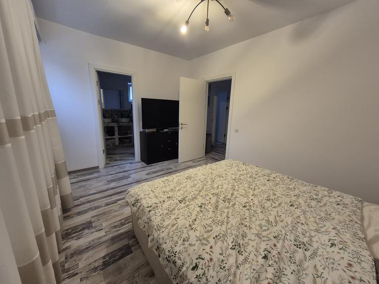 Casă individuală cu 12 camere cu Teren 650 Mp în Domnești