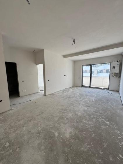 Apartament cu 2 camere semidecomandat, mobilat în Florești — fotografia 2