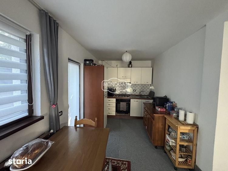 Casă cu 6 camere cu Teren 500 Mp în Central