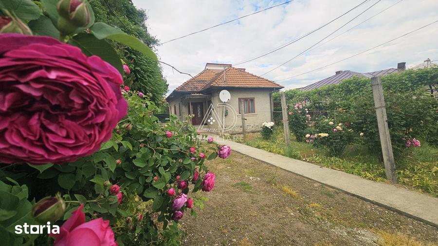Casă cu 7 camere cu Teren 1296 Mp în Central