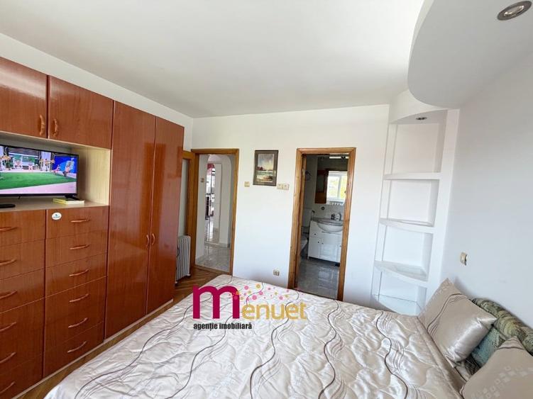 Apartament cu 3 camere decomandat în Central