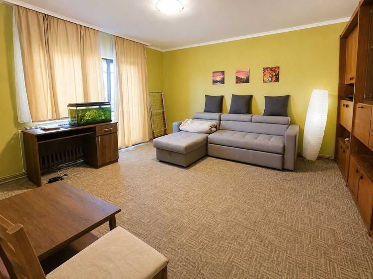 P.f. vand ap. 3 cam decomandat pe Str. Barsei, cu doua balcoane - 8